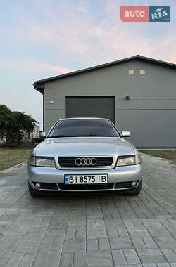 Седан Audi A4 1997 в Хороле