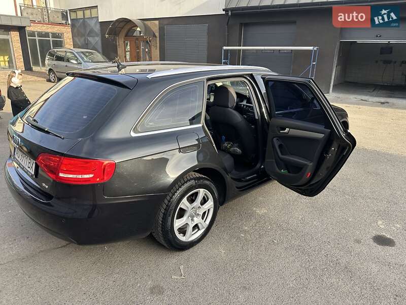 Универсал Audi A4 2010 в Ужгороде