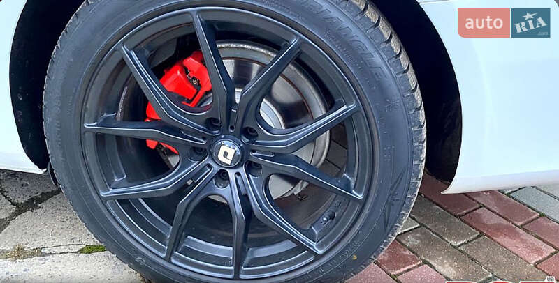 Седан Audi A4 2014 в Виннице