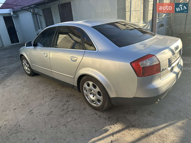 Седан Audi A4 2002 в Одессе