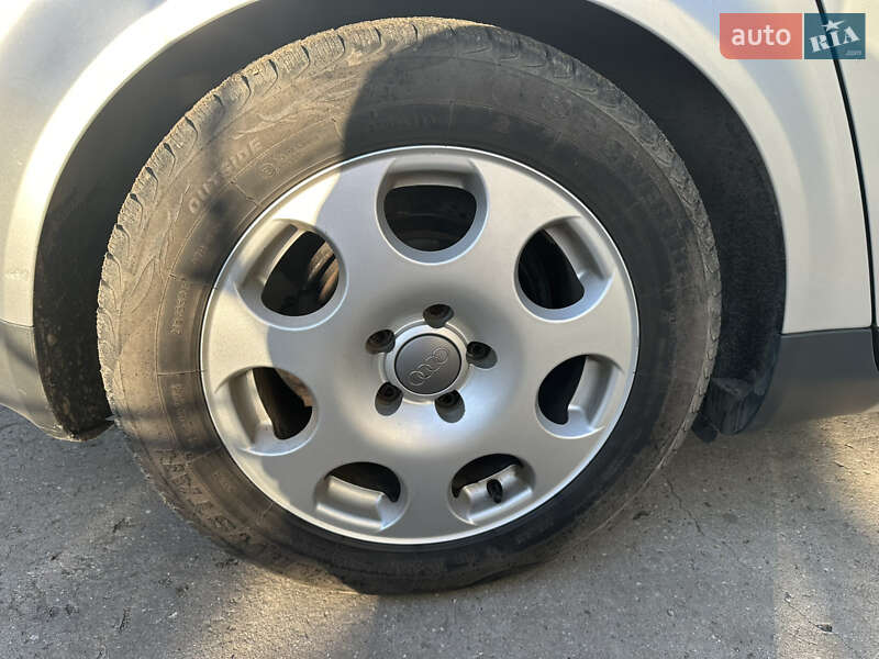 Седан Audi A4 2002 в Одесі
