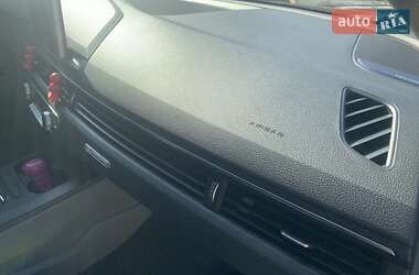Седан Audi A4 2017 в 