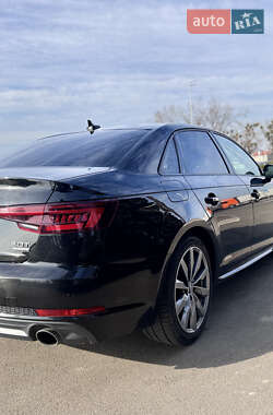 Седан Audi A4 2018 в 