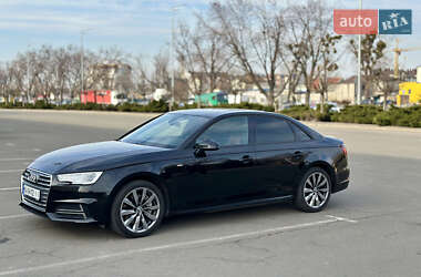 Седан Audi A4 2018 в 