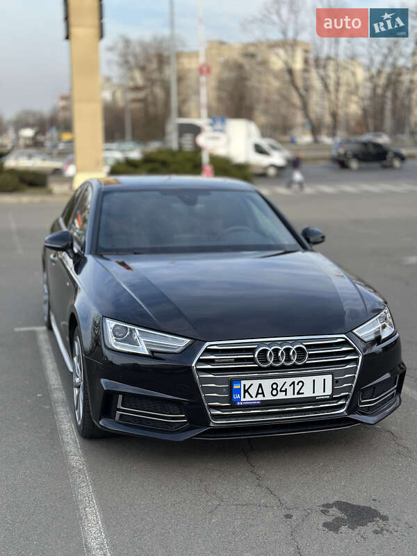 Седан Audi A4 2018 в 