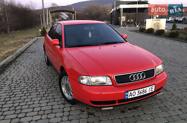 Седан Audi A4 1997 в Береговому