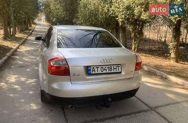 Седан Audi A4 2001 в Надворной