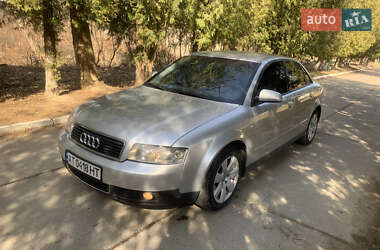 Седан Audi A4 2001 в Надворной