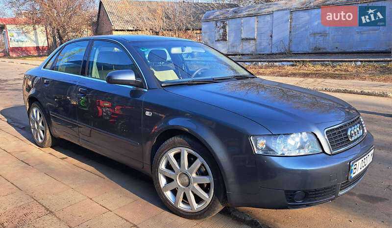 Седан Audi A4 2004 в Лохвице