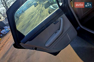 Седан Audi A4 2004 в Лохвице