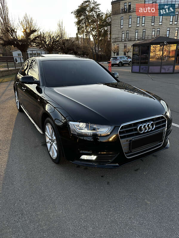 Седан Audi A4 2015 в Киеве