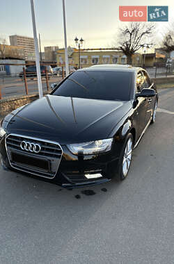 Седан Audi A4 2015 в Киеве