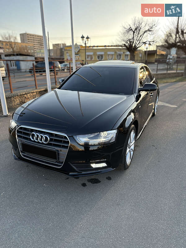 Седан Audi A4 2015 в Киеве