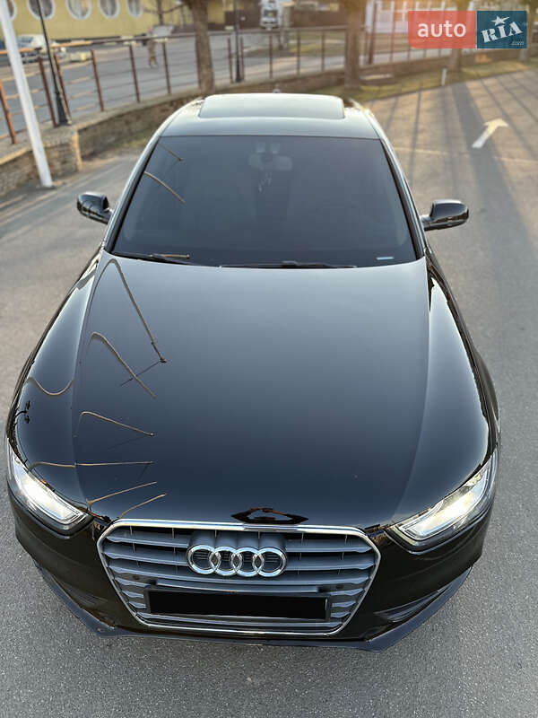 Седан Audi A4 2015 в Киеве