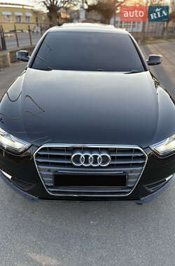 Седан Audi A4 2015 в Киеве