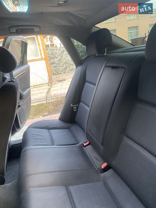 Седан Audi A4 2002 в Лазещине