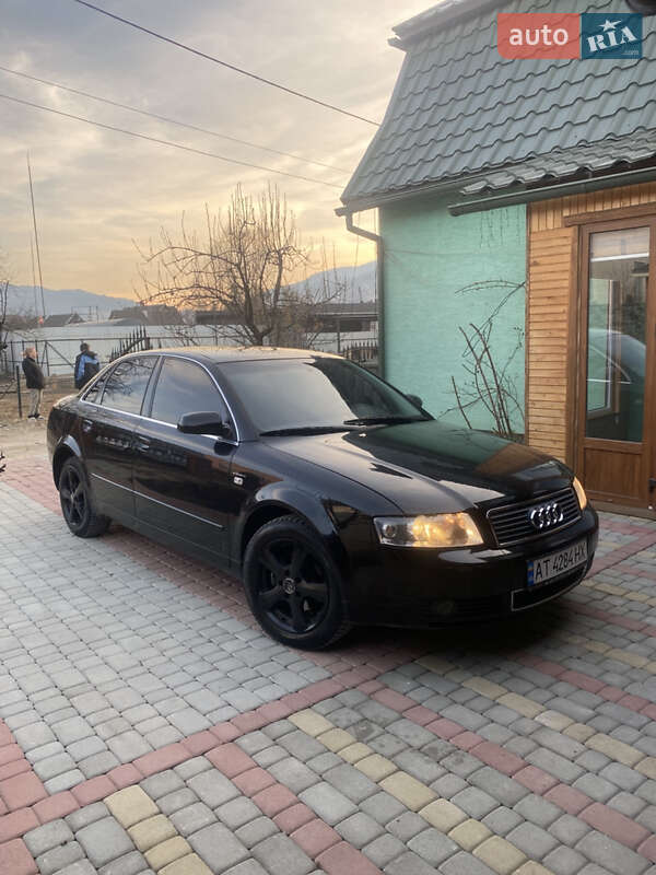 Седан Audi A4 2002 в Лазещине