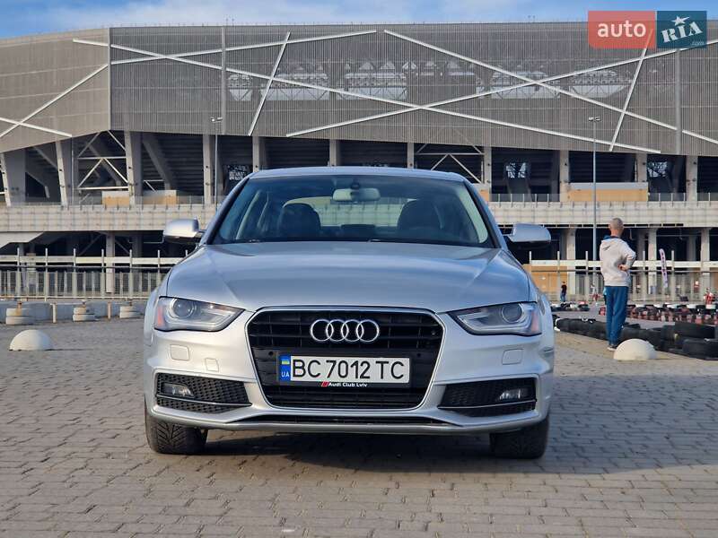 Седан Audi A4 2013 в Львове