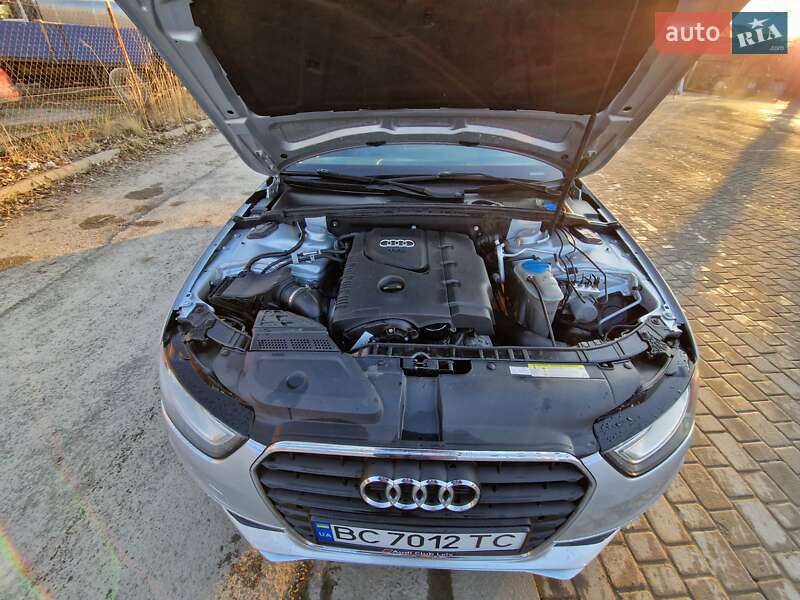 Седан Audi A4 2013 в Львове