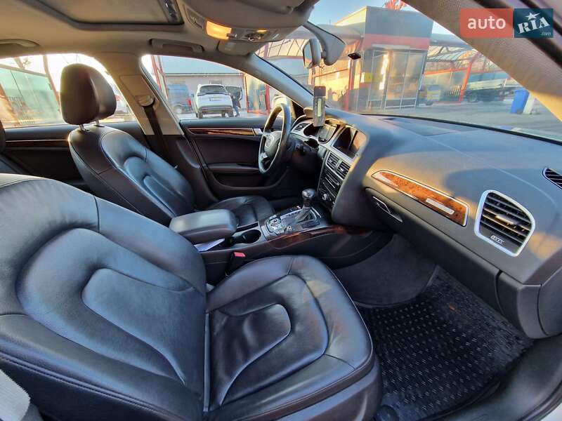 Седан Audi A4 2013 в Львове