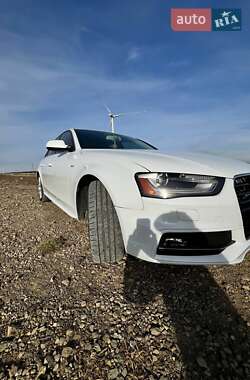 Седан Audi A4 2014 в Стрые