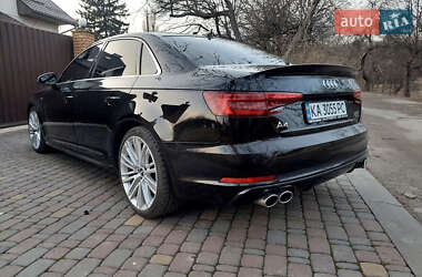 Седан Audi A4 2016 в 