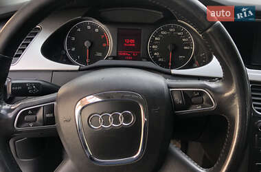 Седан Audi A4 2012 в Днепре