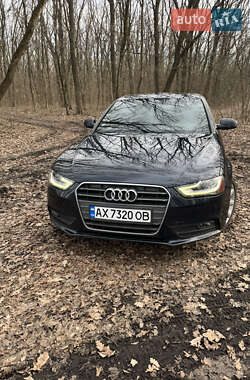 Седан Audi A4 2012 в Валках