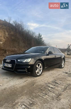Седан Audi A4 2019 в 