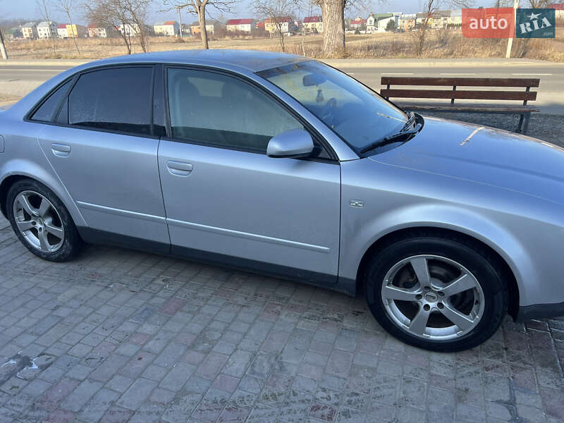 Седан Audi A4 2001 в Самборе