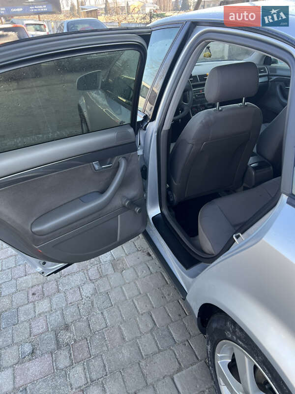 Седан Audi A4 2001 в Самборе