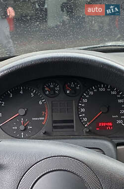 Седан Audi A4 1999 в 