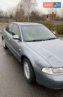 Седан Audi A4 1999 в 