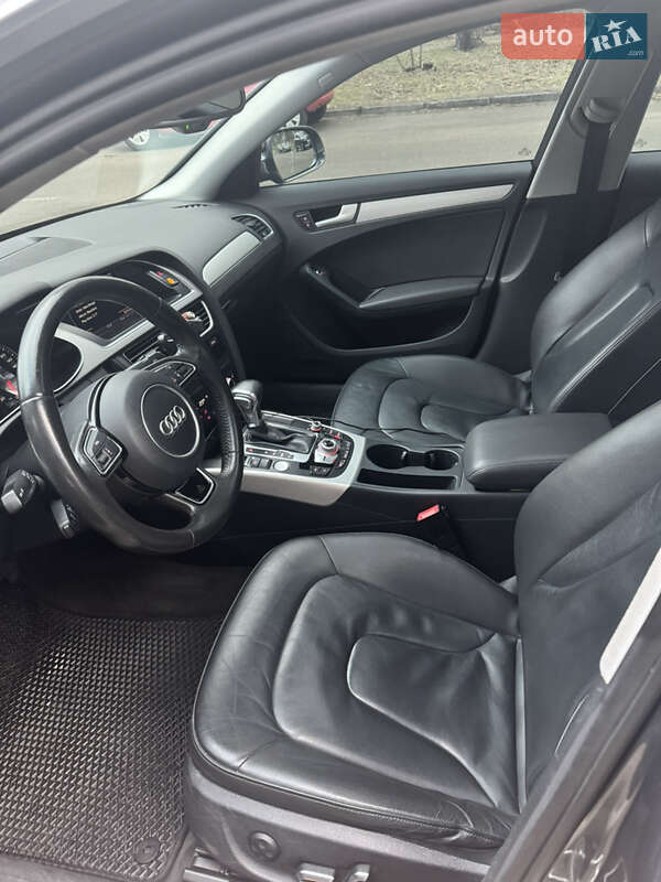 Седан Audi A4 2014 в Черкассах