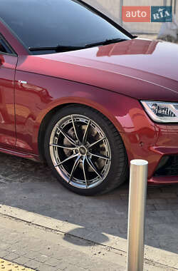 Седан Audi A4 2017 в 
