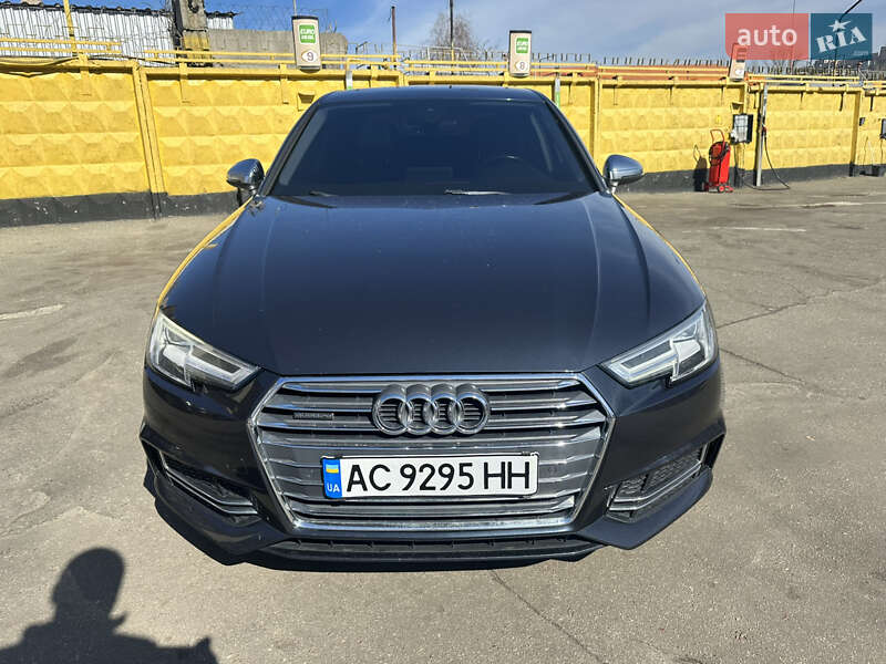 Седан Audi A4 2017 в Киеве