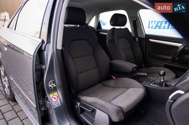 Седан Audi A4 2007 в Луцке