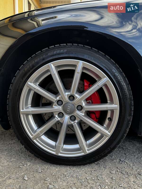 Седан Audi A4 2013 в Житомирі