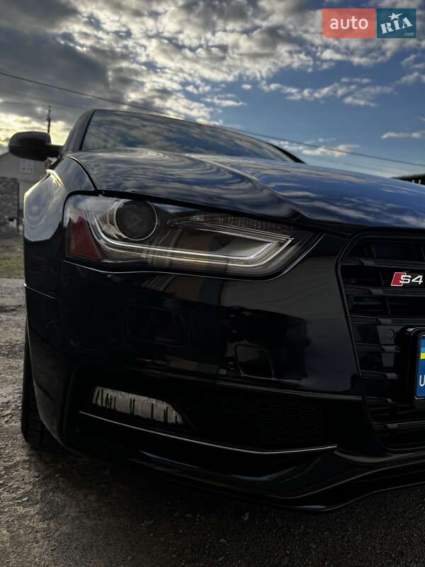 Седан Audi A4 2013 в Житомире