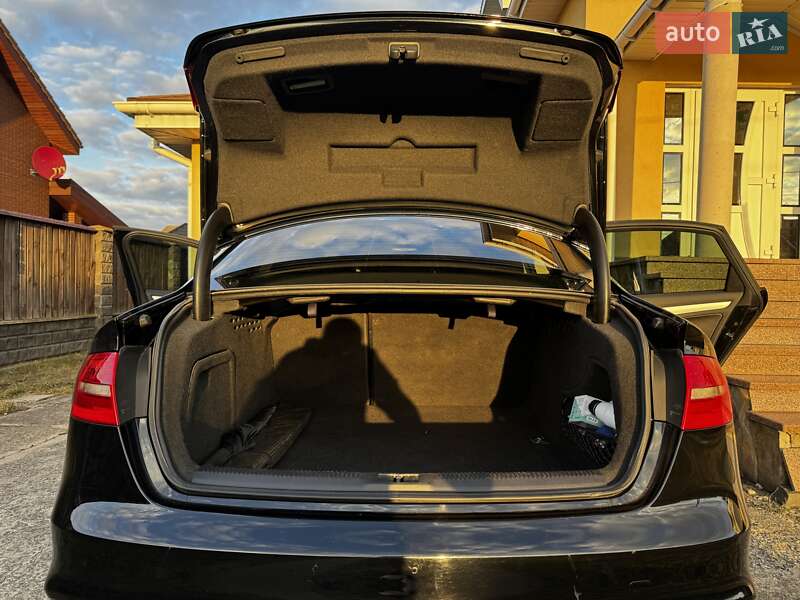 Седан Audi A4 2013 в Житомире