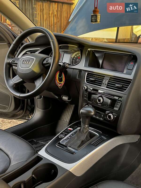 Седан Audi A4 2013 в Житомире