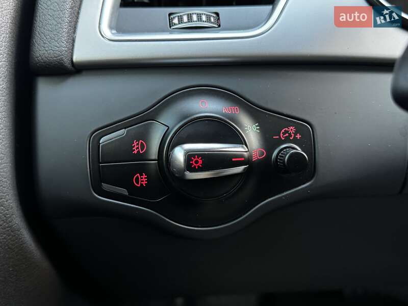 Седан Audi A4 2013 в Житомире