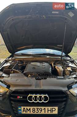 Седан Audi A4 2013 в Житомире