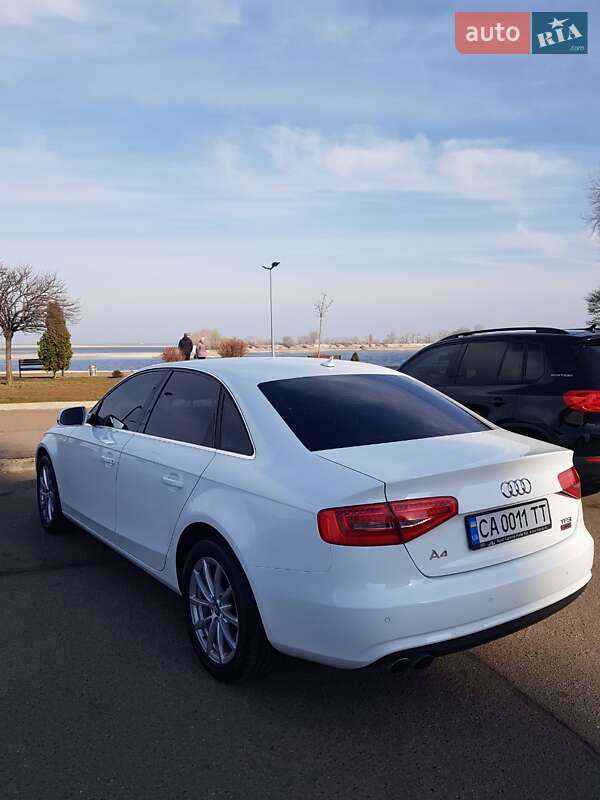 Седан Audi A4 2012 в Черкассах