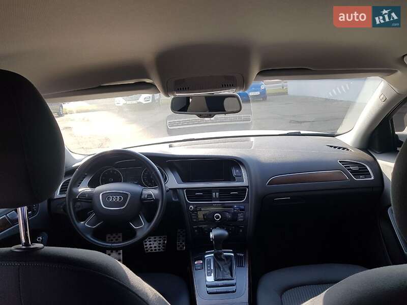 Седан Audi A4 2012 в Черкассах