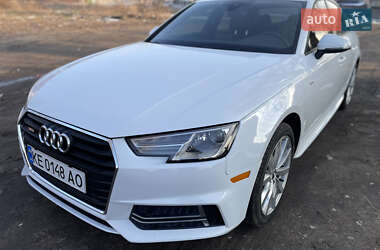 Седан Audi A4 2018 в 