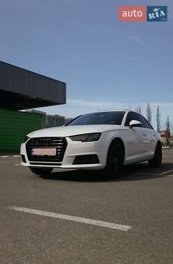 Седан Audi A4 2017 в Киеве