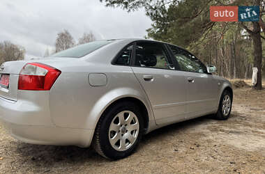 Седан Audi A4 2004 в 
