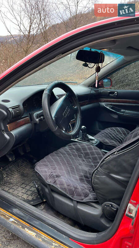 Седан Audi A4 1996 в Рахове