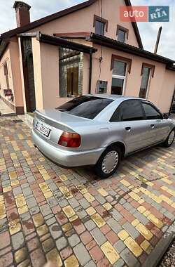 Седан Audi A4 1995 в 